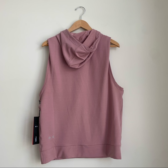 Lululemon Stronger As One Hoodie (Barry’s Bootcamp)(NWT) - Picture 5 of 8